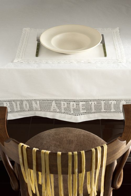 Lace-Trimmed Cotton Tablecloth - White/Buon Appetito