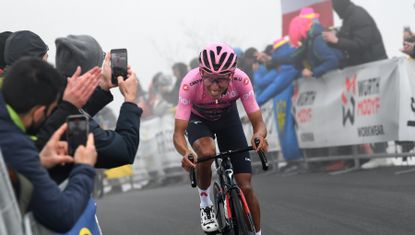 Egan Bernal on the attack at the Giro
