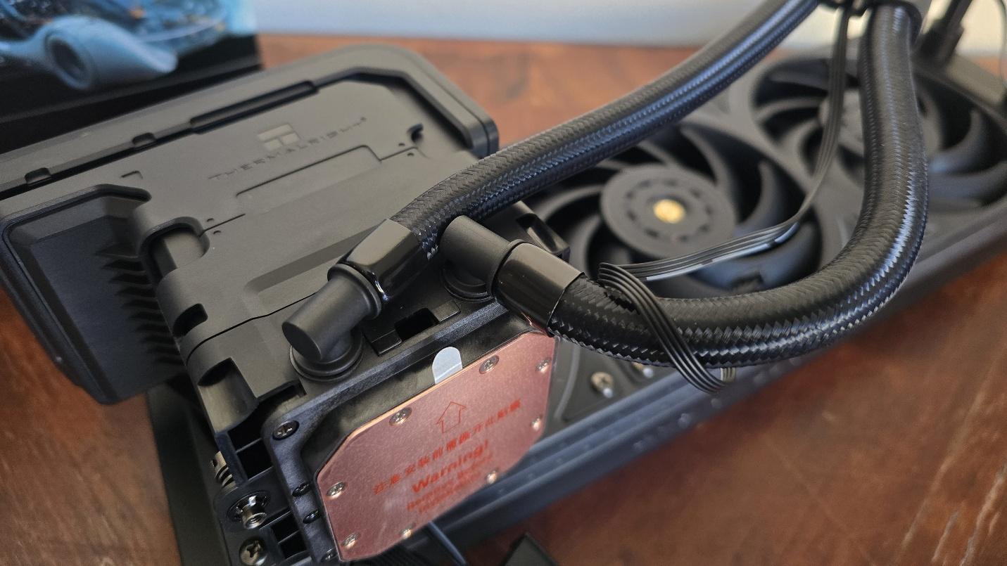 ثيرمالرايت ووندر فيجن 360 UB ARGB أسود