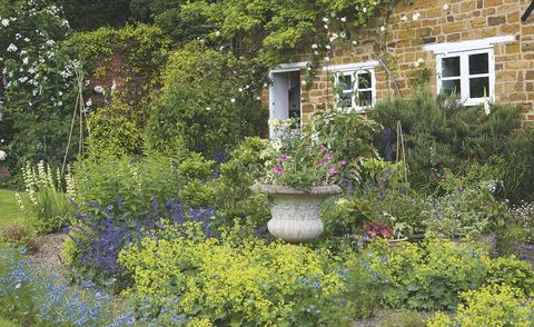 Cottage Gardens How To Plan Yours Plus 14 Garden Ideas Real Homes - Cottage Garden Ideas Zone 9