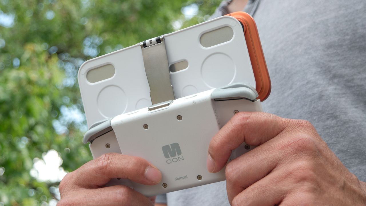 MCON Bluetooth Controller used with an iPhone.