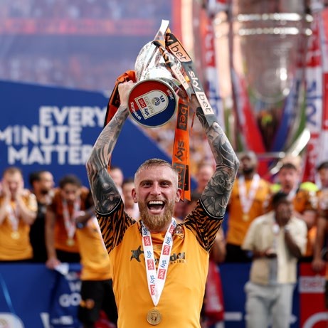 Oliver McBurnie of Hull City celebrates with the Championship Play off Final trophy. (Photo by Alex Pantling/Getty Images)