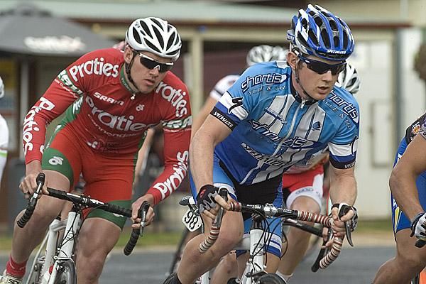 Matthew Marshall (Shortis Cycle &amp; Tri-Avanti Plus) leads Kyle Marwood (Praties) around the streets of Euston on stage nine.