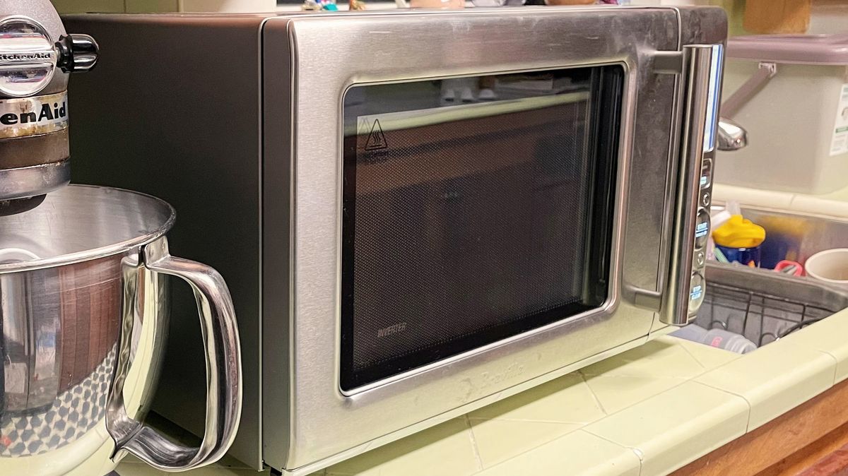 Breville Combi Wave 3-in-1 Microwave, Air Fryer, and Toaster Oven, Brushed  Stainless Steel Review 