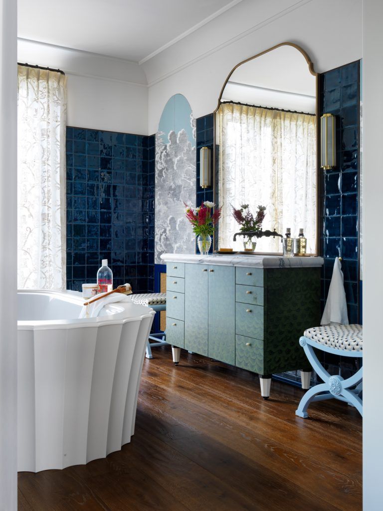 11 Ways to Conceal Clutter in a Bathroom — A Simple Guide | Livingetc