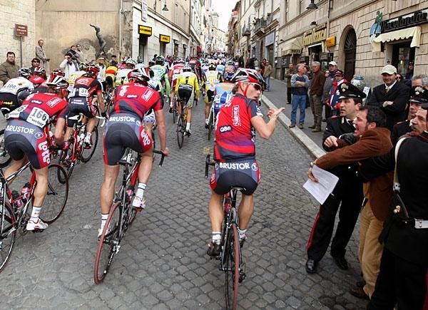 An angry tifosi wanted to take out the riders but a Carabinieri prevented it.
