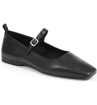 Delia Mary Jane Flat