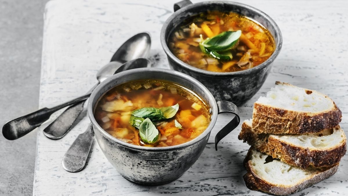 Chunky vegetable soup | Dinner Recipes | GoodtoKnow