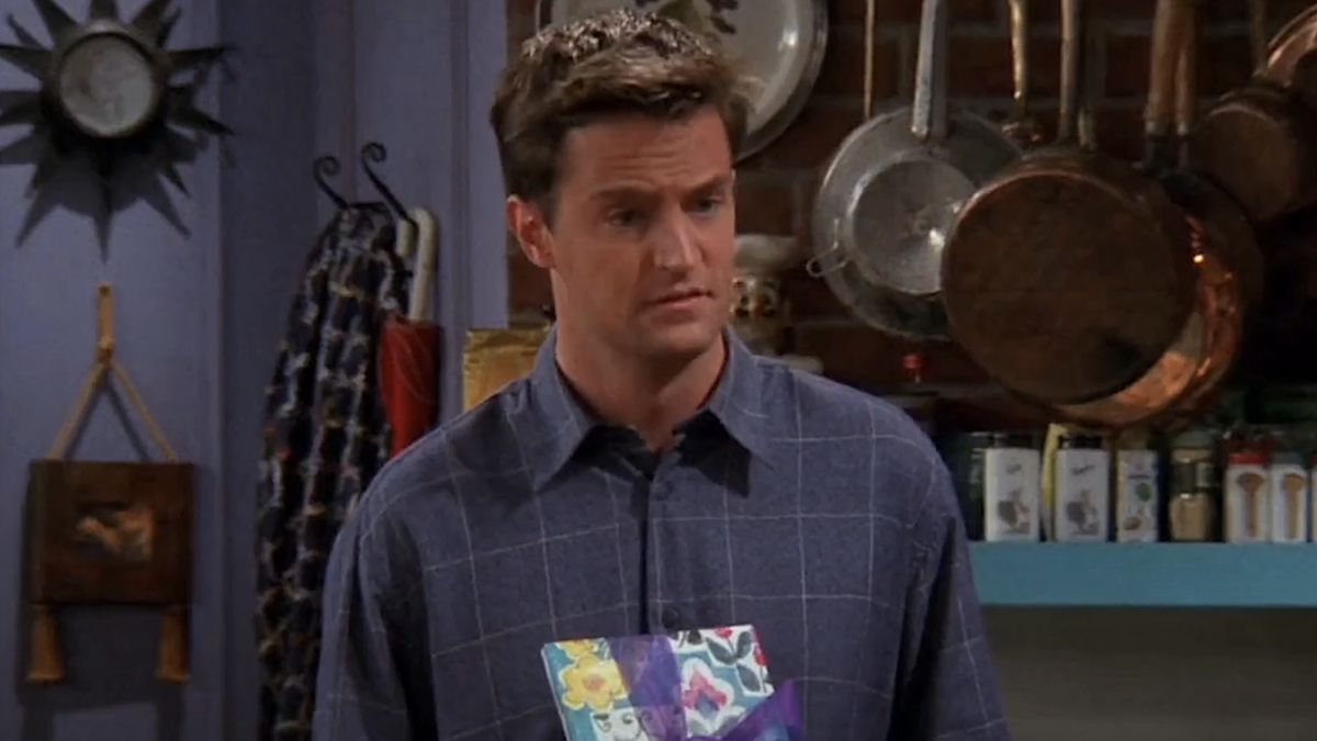 Friends' Director Talks The Cast's Reactions To Matthew Perry's Death ...