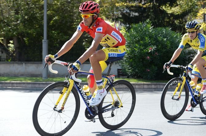 Alberto Contador (Tinkoff-Saxo) in the red leader's jersey