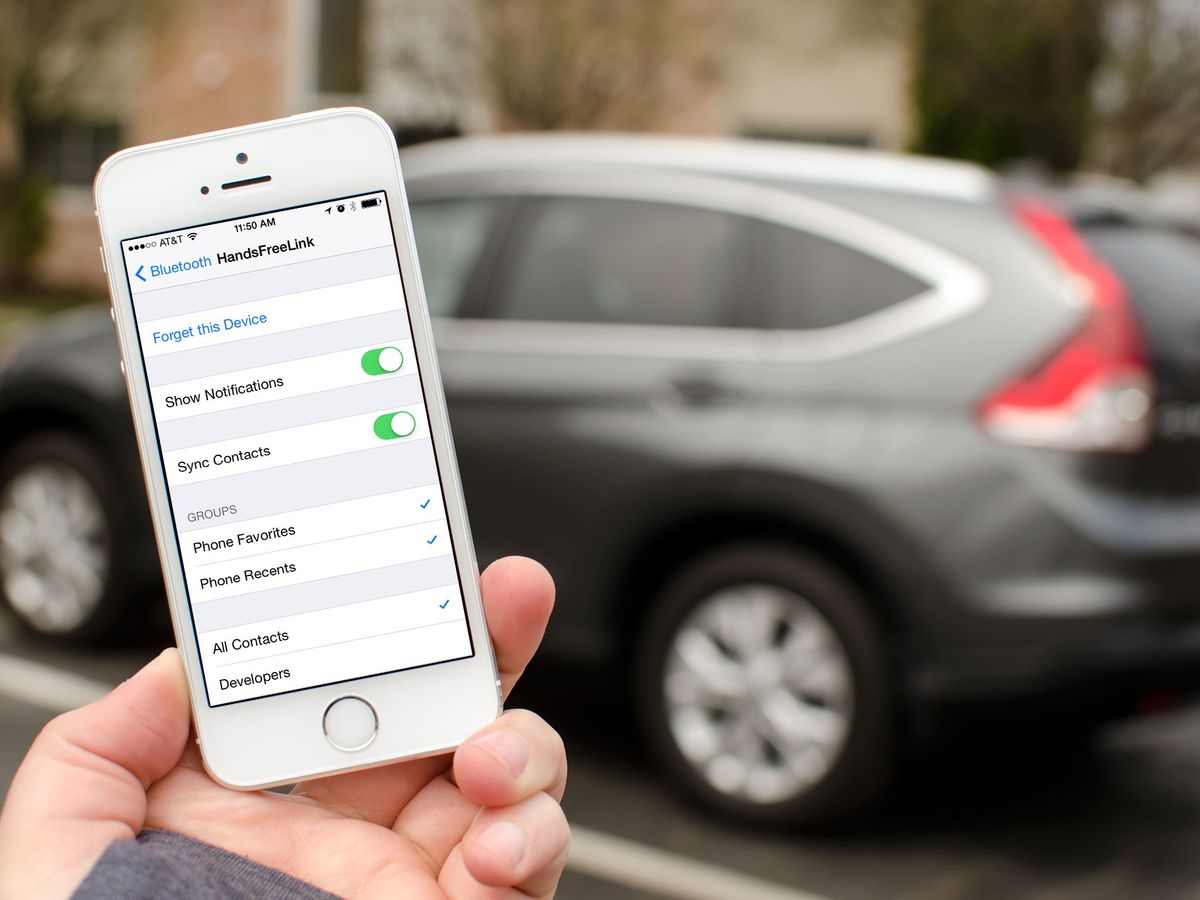 Having issues skipping, stopping, and playing music tracks in your car