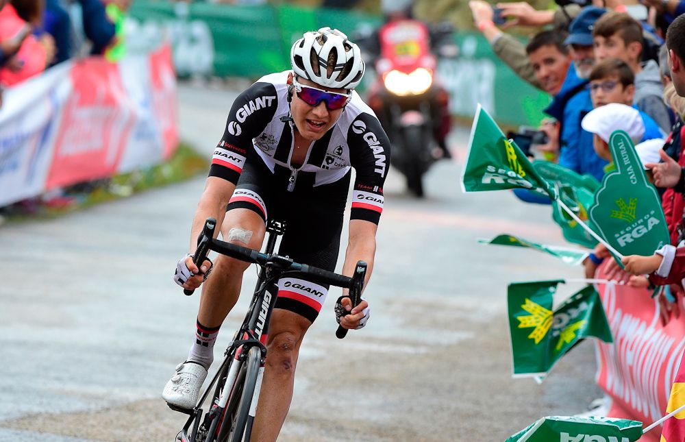 Wilco Kelderman finishes the Vuelta's 17th stage