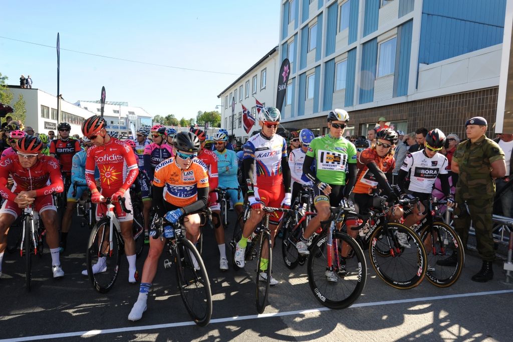 The riders on the start line ready for the final stage