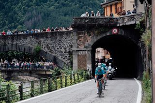 Picture by Zac Williams/SWpix.com - 19/05/2024 - Cycling - 2024 Giro d'Italia, Stage 15 - Manerba del Garda - Livingo (Mottolino) - Italy - The breakaway.