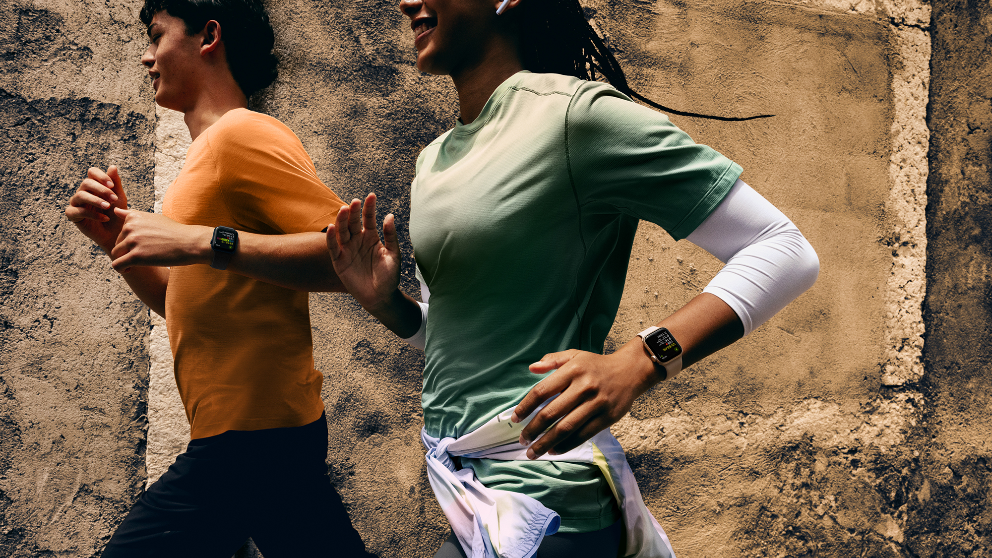 Apple Watch SE 3 being used by runners