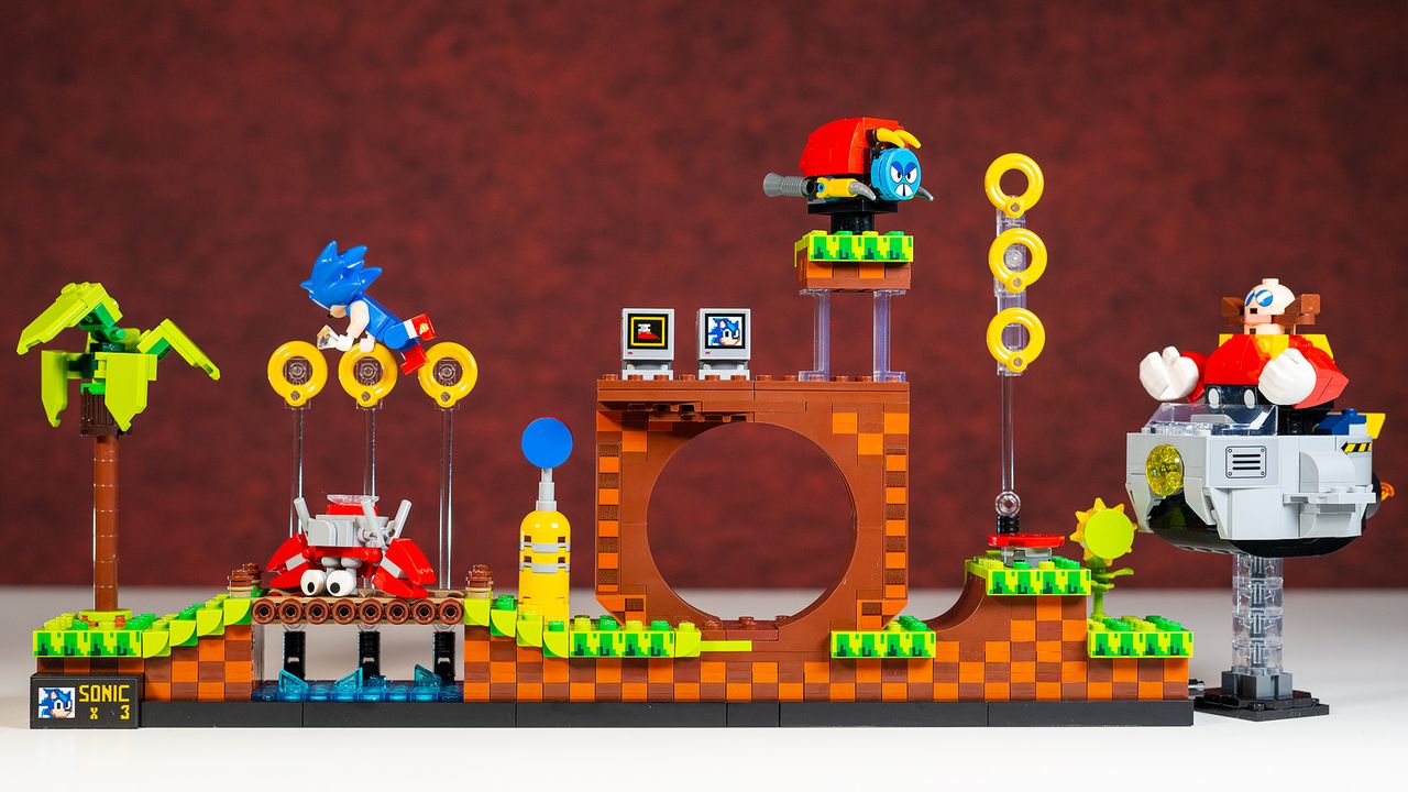 Lego Sonic the Hedgehog - Green Hill Zone build in various stages