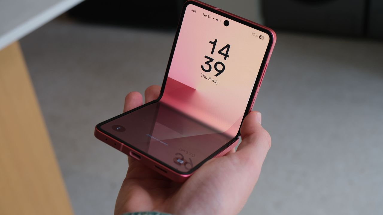 Samsung Galaxy Z Flip 7 hands-on images