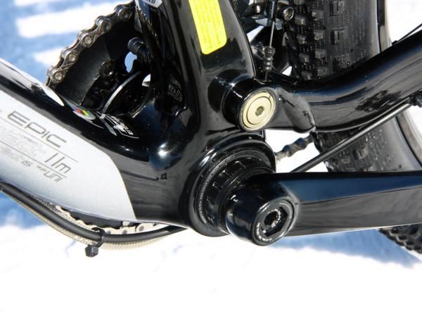 The Specialized Epic Comp Carbon 29 comes with a standard threaded crank but the bottom bracket shell is compatible with PressFit 30 cups should you decide to upgrade.