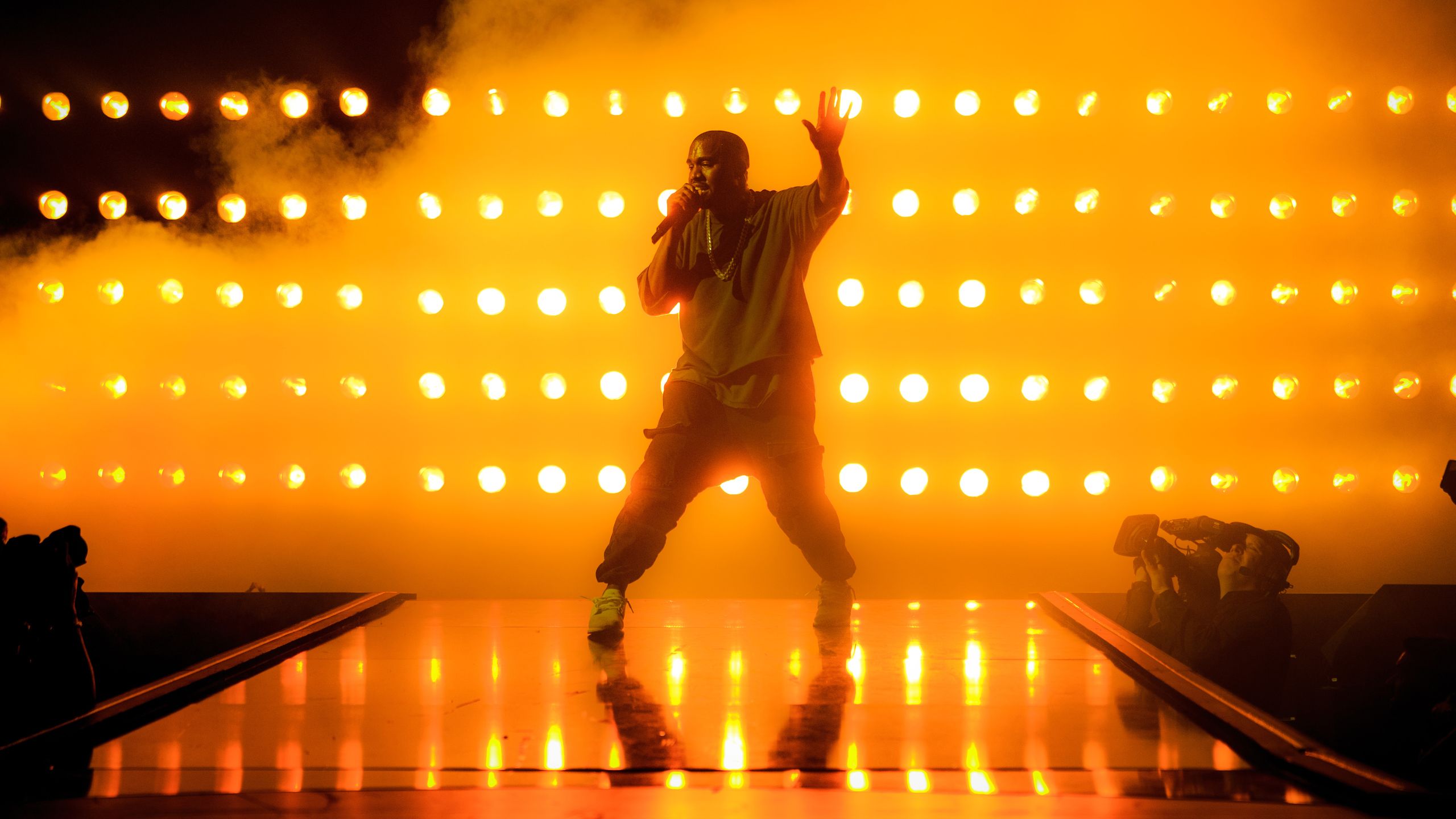 Producer uses AI to make his vocals sound like Kanye West: "The results ...