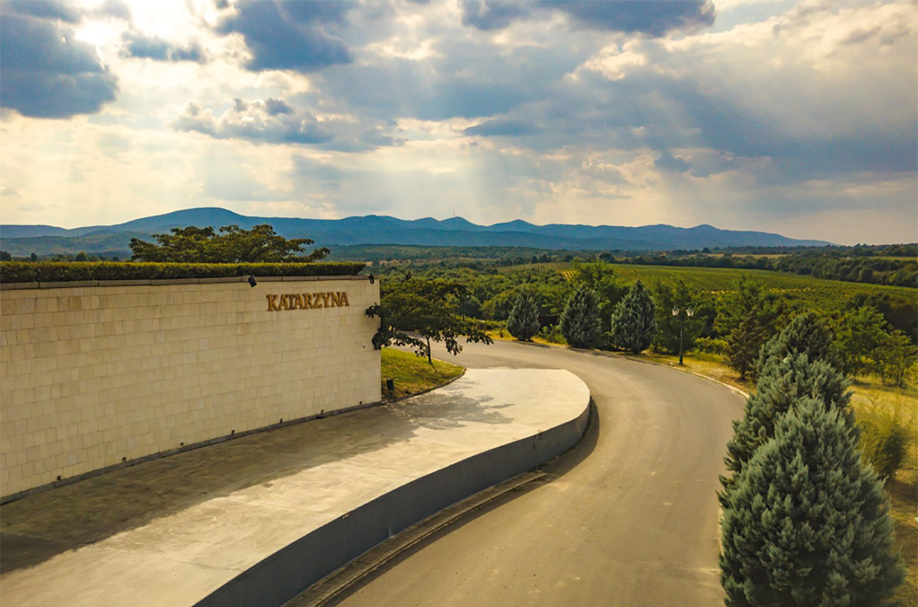 Katarzyna-Estate-which-lies-at-the-foor-of-the-eastern-Rhodope-mountains-in-Bulgaria.-Credit-Katarzyna-Estate.jpg