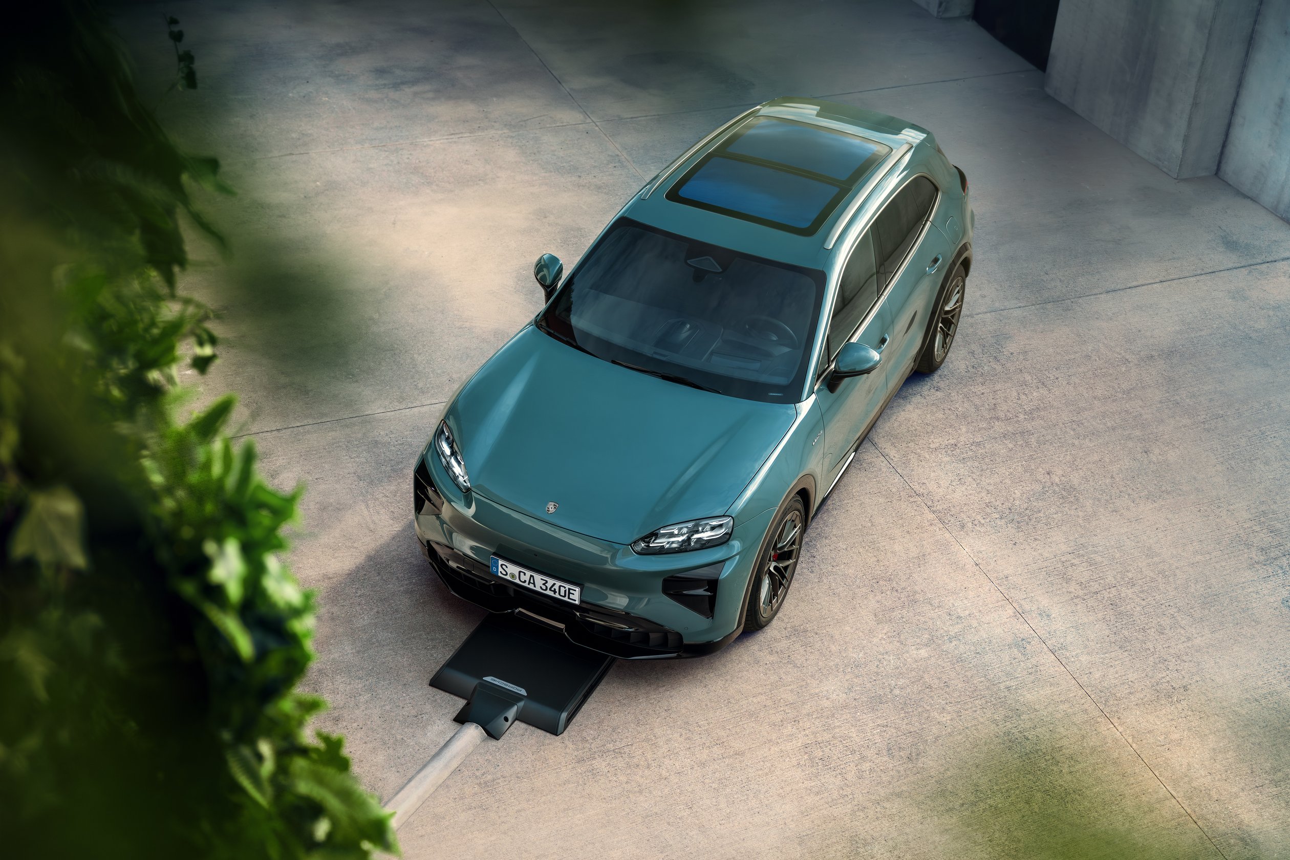 For the first time, a Porsche is available with wireless charging