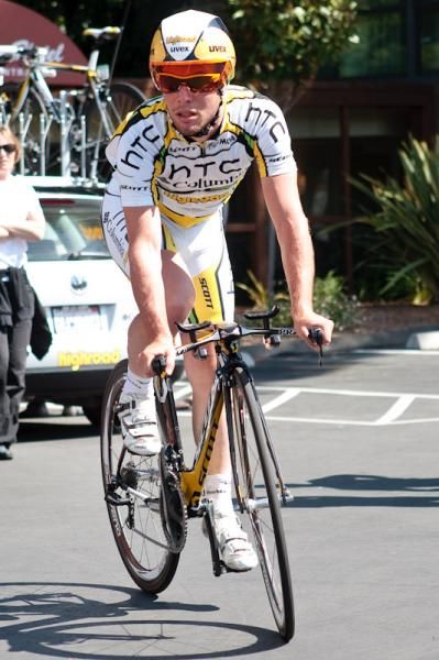Mark Cavendish (HTC - Columbia) heading out on the road for some time trial training.