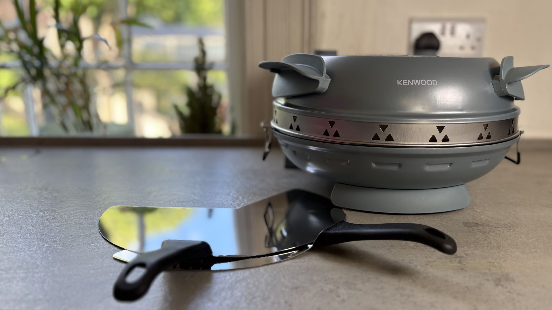 Testing the Kenwood My Pizzeria Pizza Oven