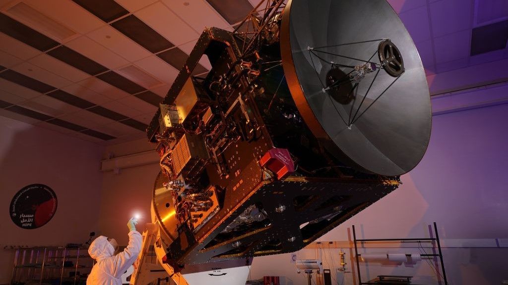 The Hope spacecraft as seen during preparations for launch.