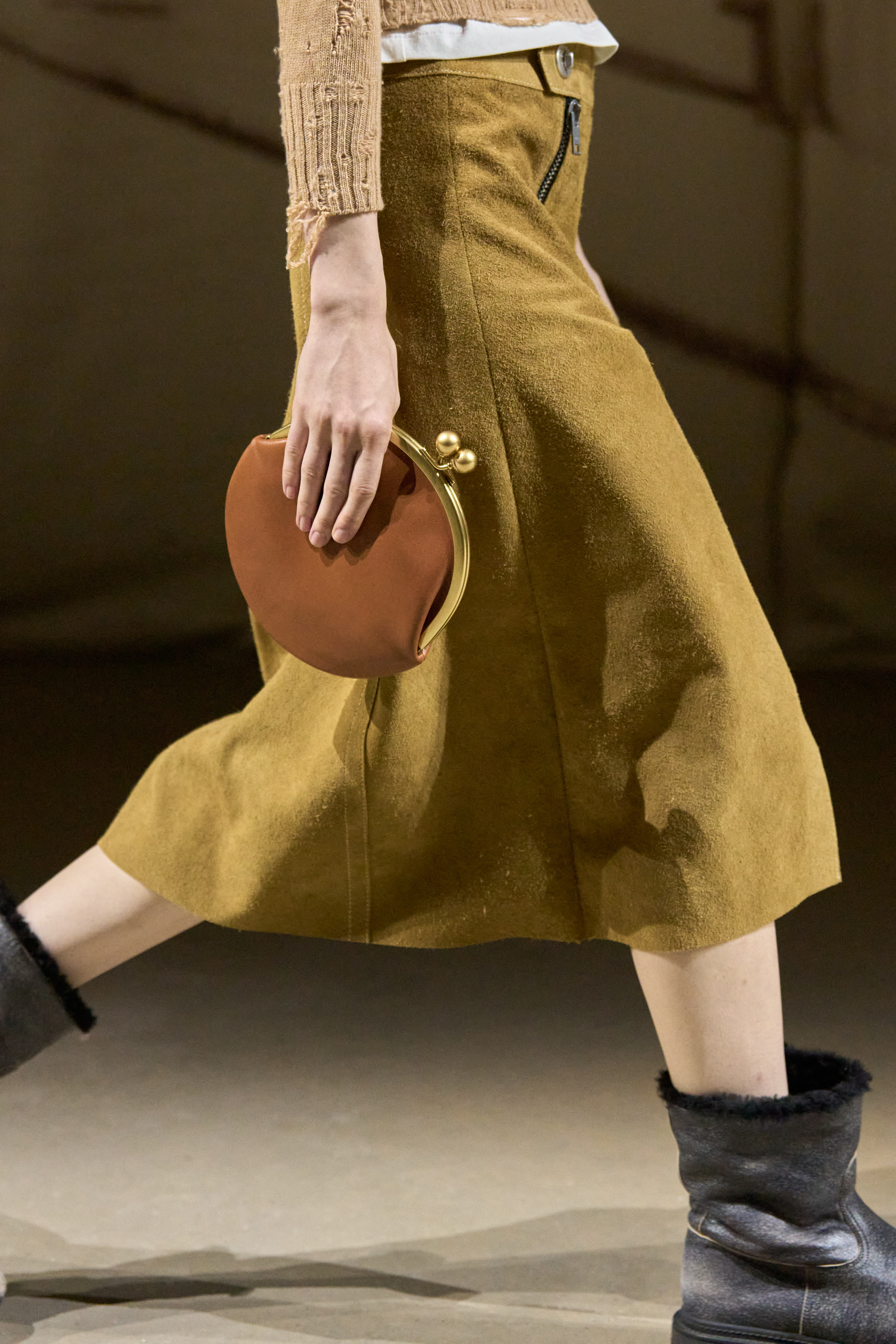 Coach S/S 26 runway, kisslock bag trend