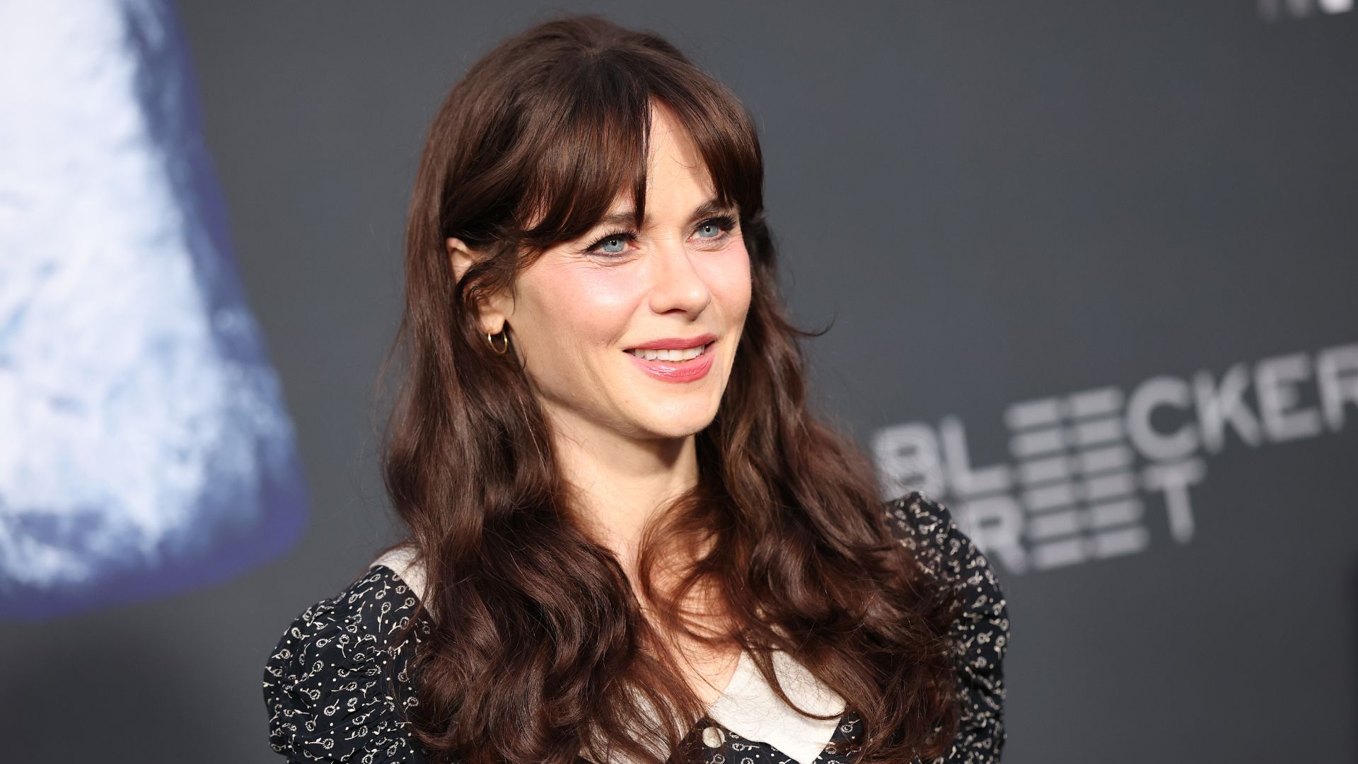  picture of Zooey Deschanel at movie premiere