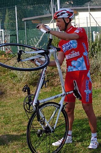 Stefano Garzelli comes to grips with new De Rosa machine