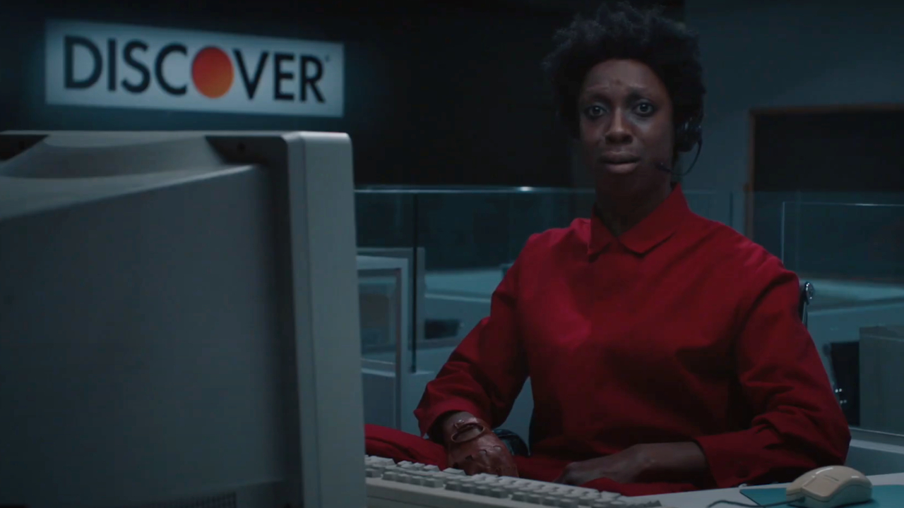 Ego Nwodim as a tethered Discover customer service rep on SNL