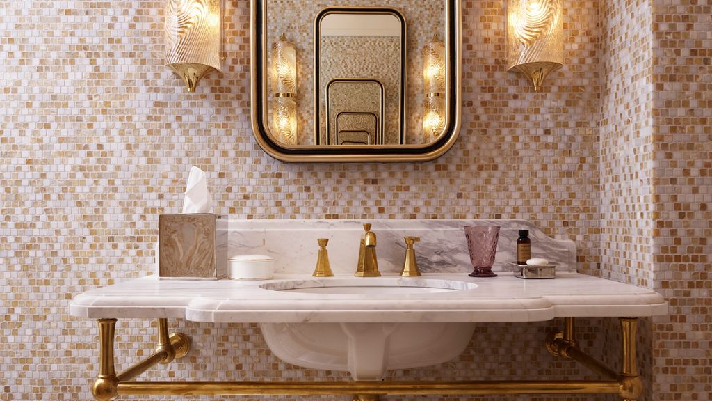 How can I make a small bathroom look stylish? Livingetc