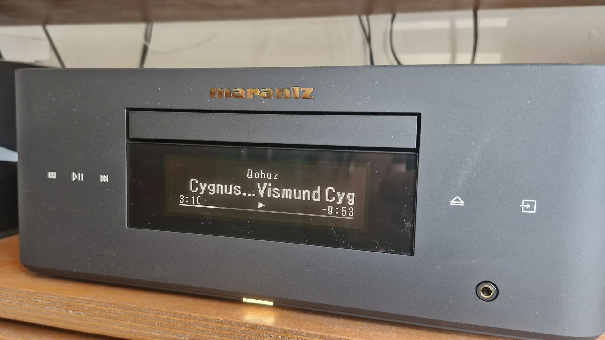Close up of Marantz MCR-60n DAB CD Player screen
