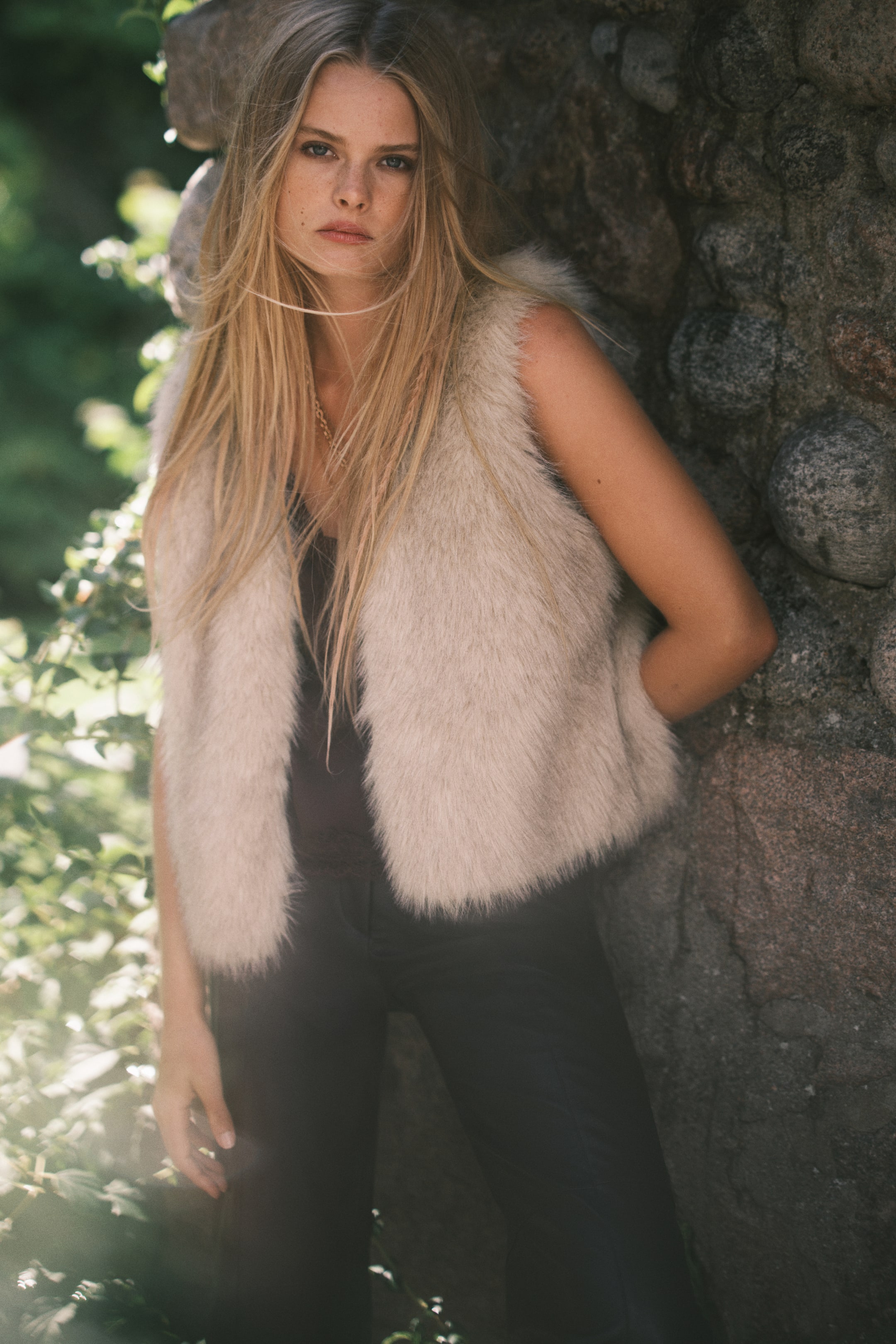 Fluffy Gilet - Black