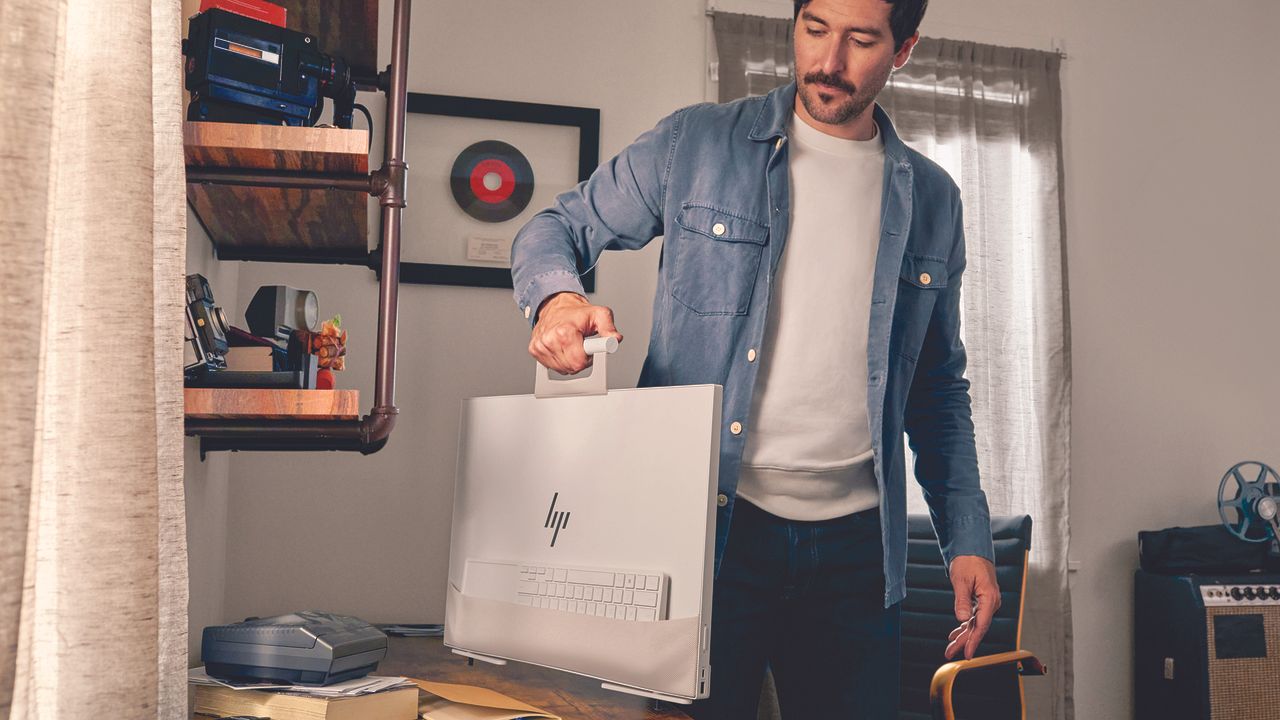 HP Envy Move all-in-one PC 23.8-inch lifestyle image