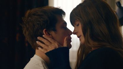Anne Hathaway as 'Solène' and Nicholas Galitzine as 'Hayes Campbell' star in THE IDEA OF YOU