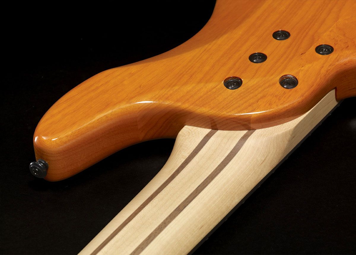 Michael Kelly Guitars Pinnacle Bass