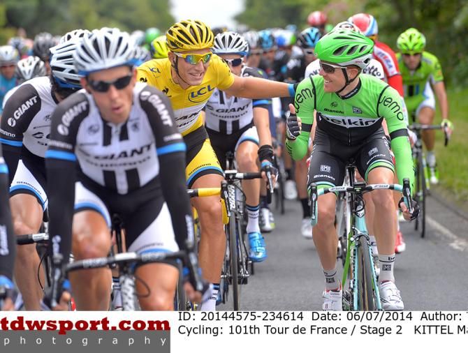 Steven Kruijswijk (Belkin) congratulates Marcel Kittel