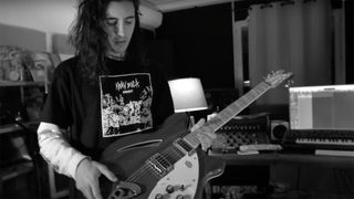 BRUIT &le; guitarist Th&eacute;ophile Antolinos