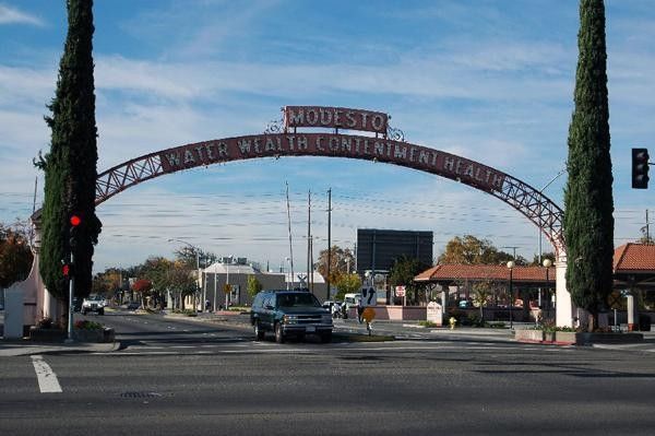 The race will head south when Stage 3 reaches the Modesto Arch.