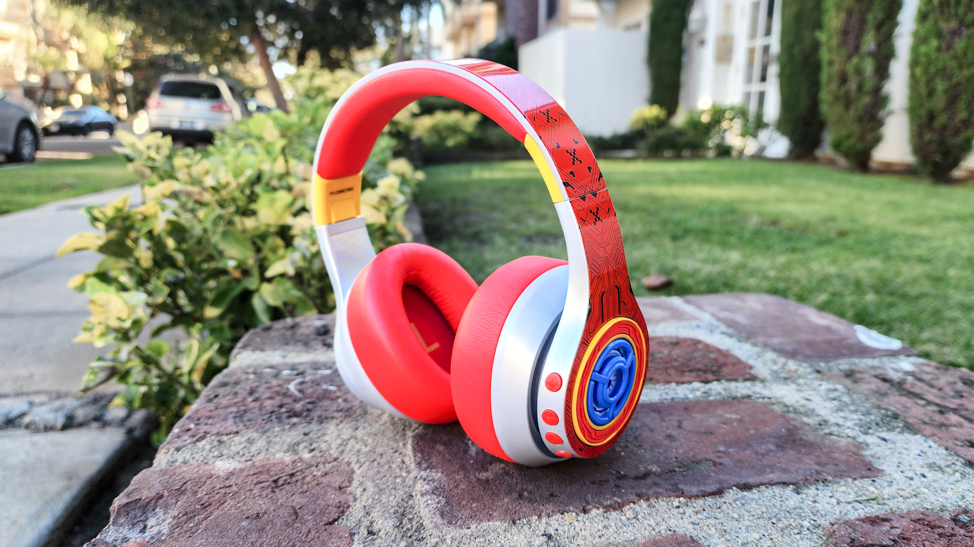 iClever Auraa kid headphones