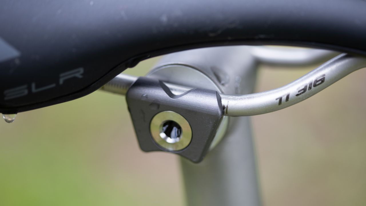 Moots Routt RSL detail of saddle clamp