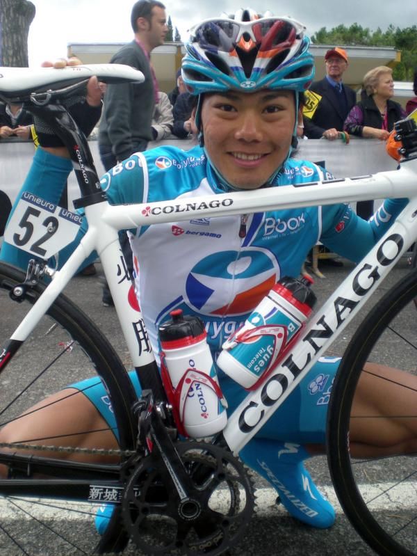 Yukiya Arashiro (Bbox Bouygues Telecom) was happy to show off his new bike
