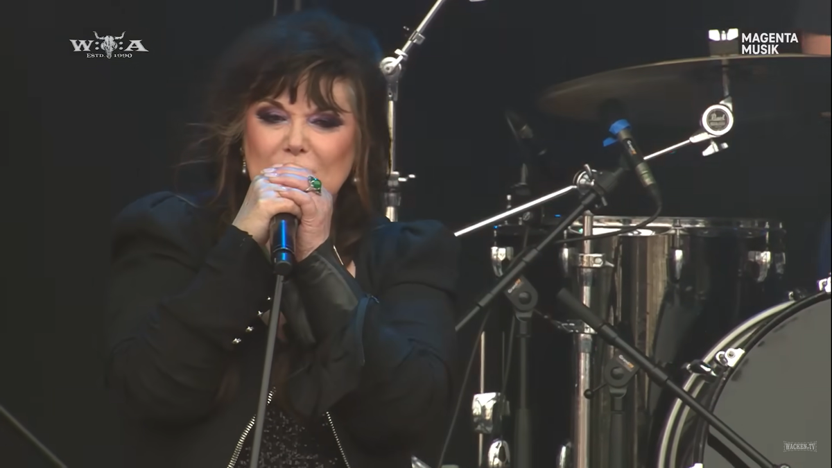 Heart's Ann Wilson Performs Barracuda At Wacken Open Air 