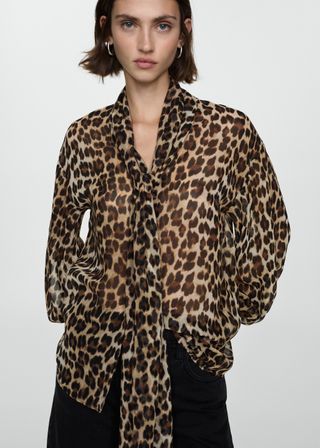 Leopard-Print Blouse With Collar and Bow