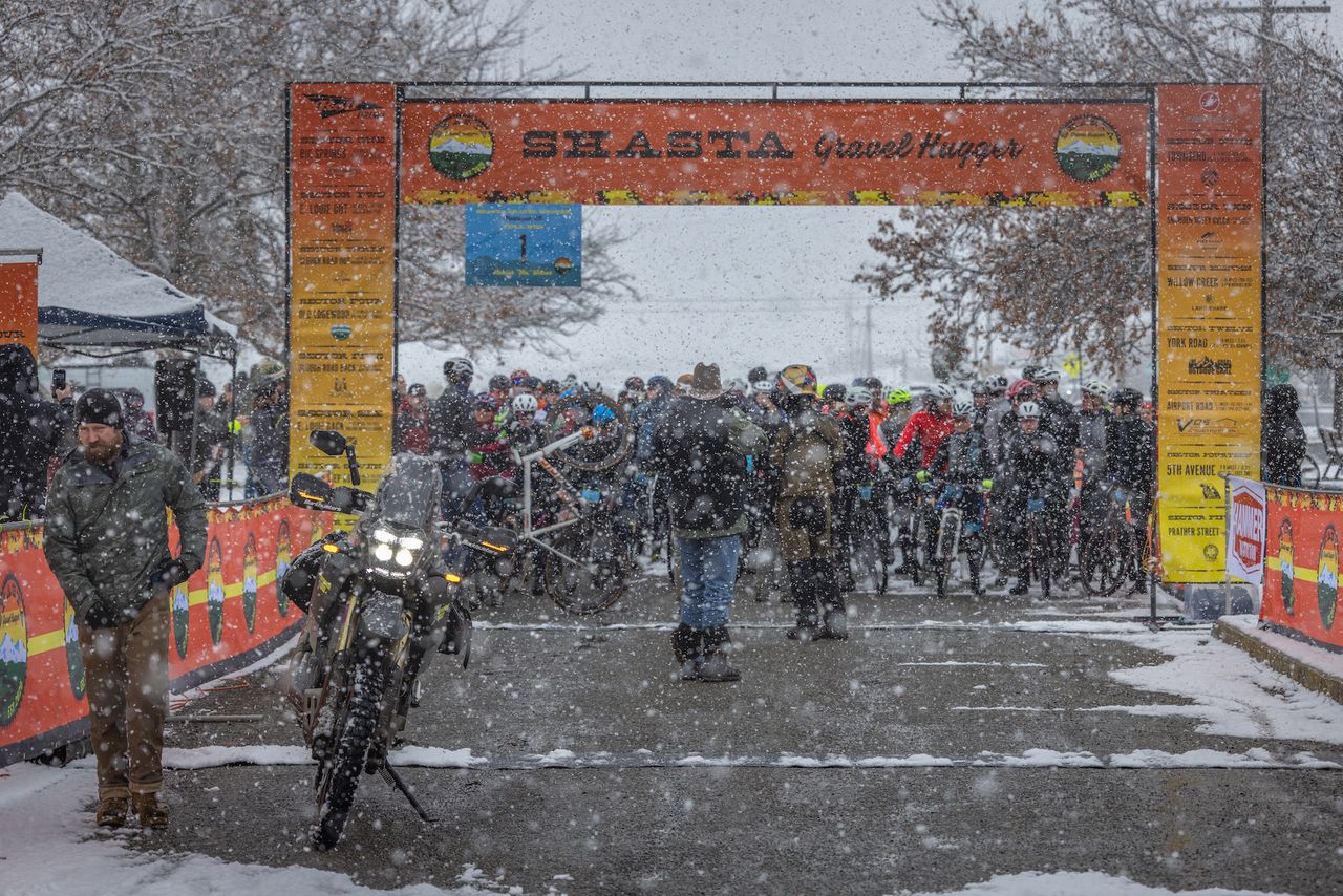 Before the Start of the Open Full Hug with snowy and cold conditions