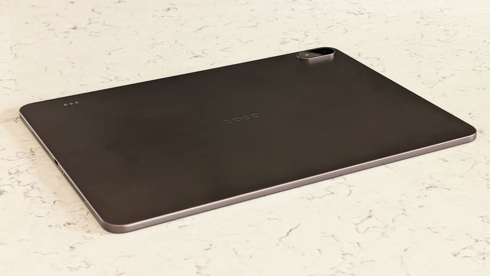 Angled look at the rear of the Oppo Pad 5 Pro