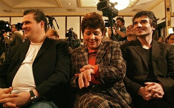 Ullrich's mother Marianne Kaatz with Jan's brothers Stefan (left)
