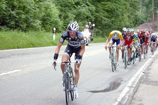 Fr&auml;nk Schleck (Team Saxo Bank) attacks from the yellow jersey group.